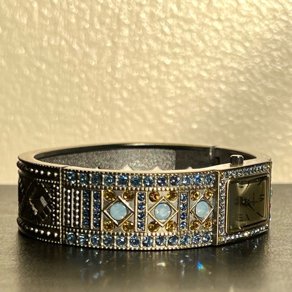 Heidi Daus Shimmering Pastel Swarovski Crystal Watch - Picture 9 of 11